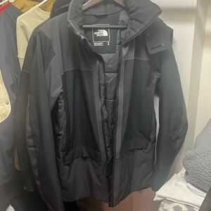 The north face men’s winter coat. Size M.